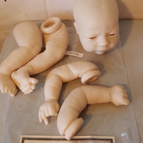 Bountiful baby real born Alma Awake kit - Picture 3 of 4